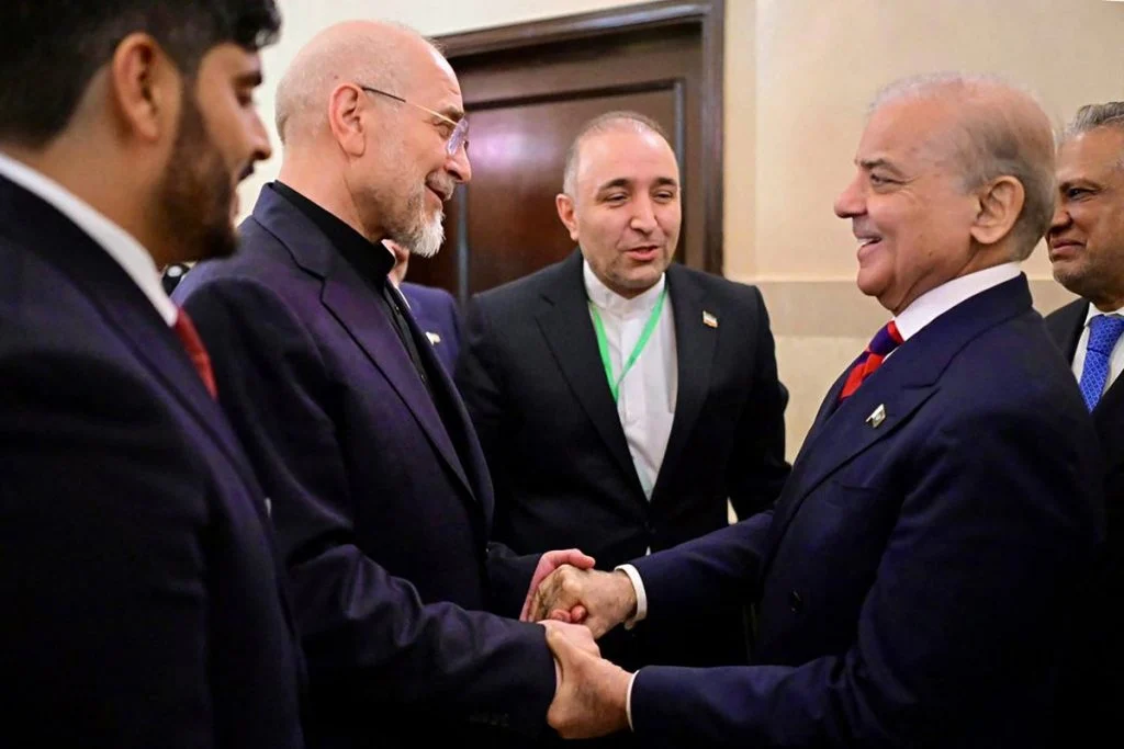 Negociações de Paz entre Irã e EUA: Desconfiança Persiste