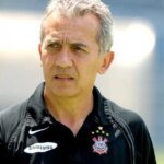 Nelsinho Baptista se despede: uma carreira repleta de conquistas Nelsinho Baptista se despede: uma carreira repleta de conquistas