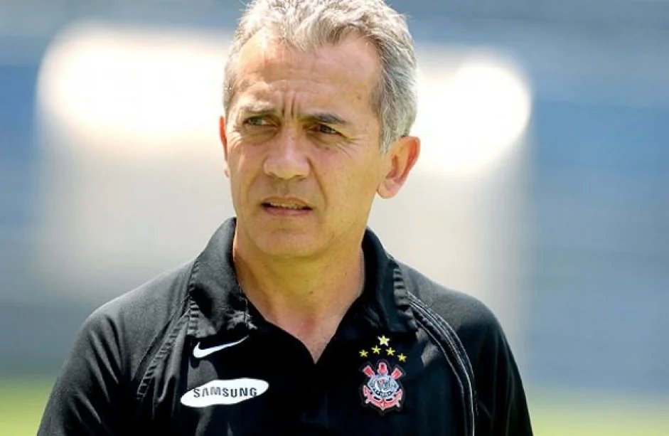 Nelsinho Baptista se despede: uma carreira repleta de conquistas