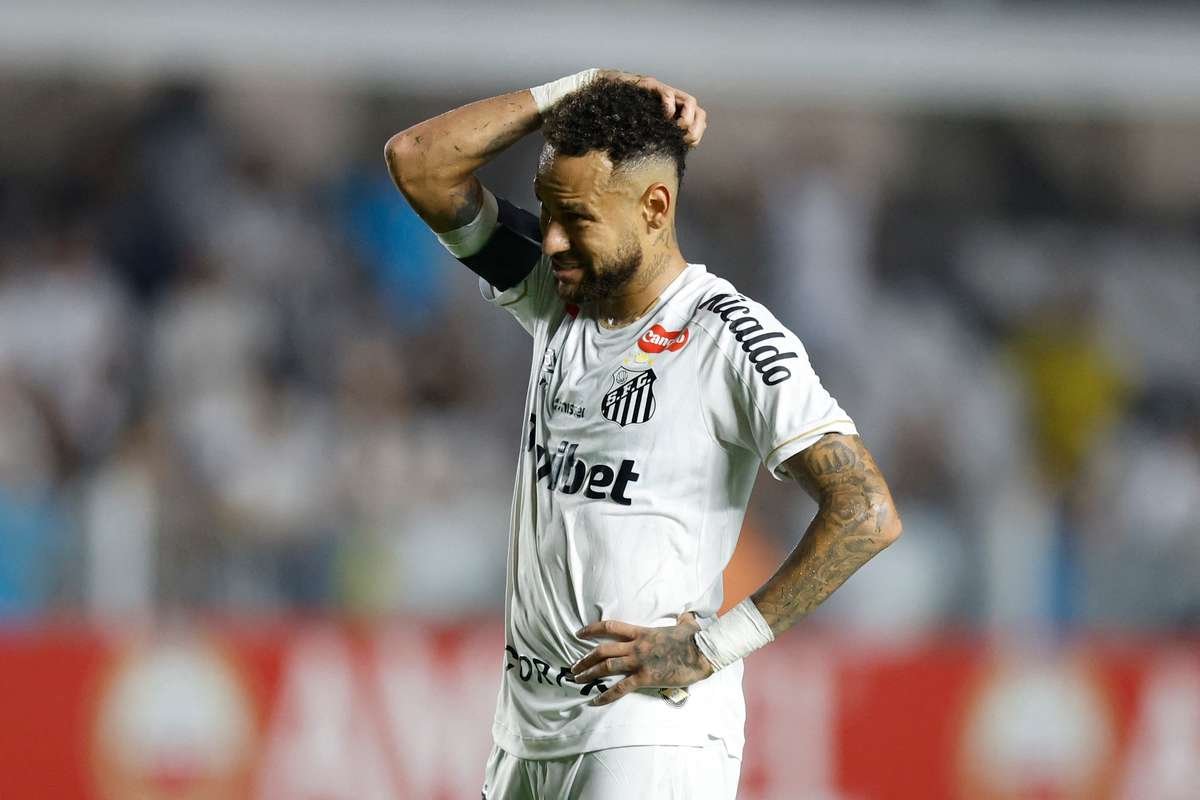 Neymar brilha, mas Santos cede empate a reservas do Recoleta