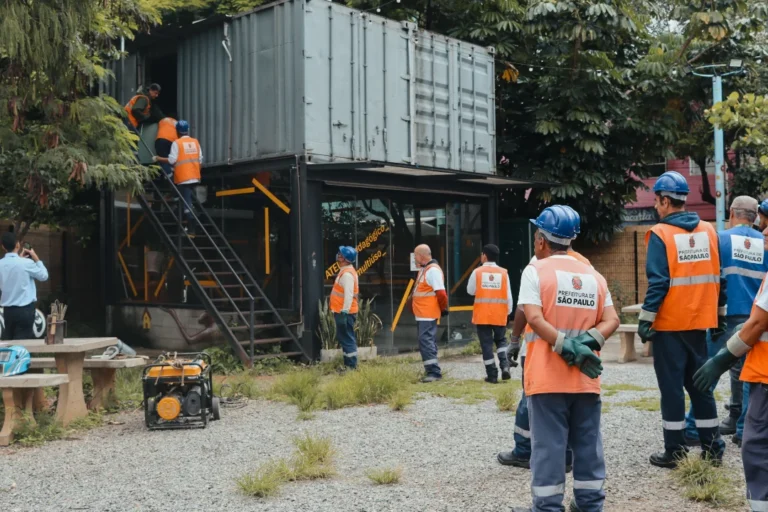 Em janeiro deste ano, a Prefeitura interditou a área onde funcionava o teatro, na Rua Gusmões com a Protestantes