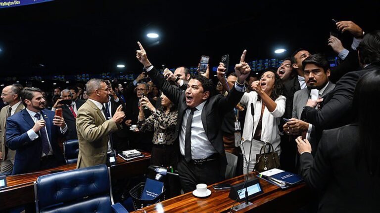 Oposição comemora rejeição de Messias ao STF em vídeo impactante