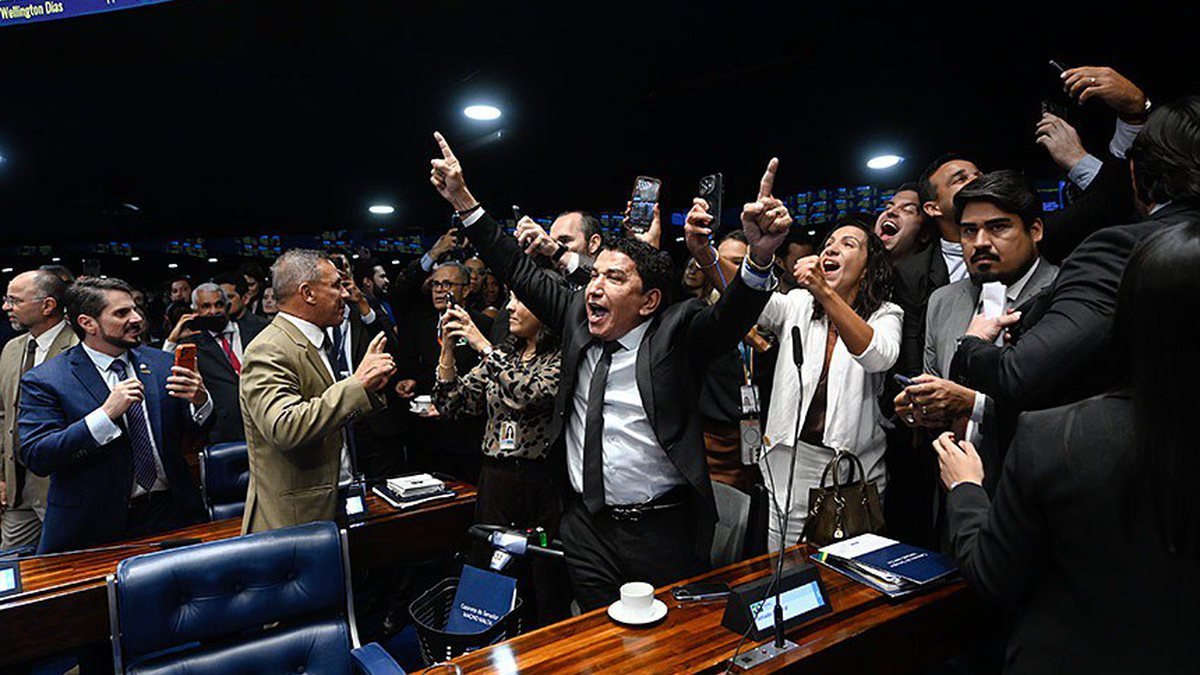 Oposição comemora rejeição de Messias ao STF em vídeo impactante