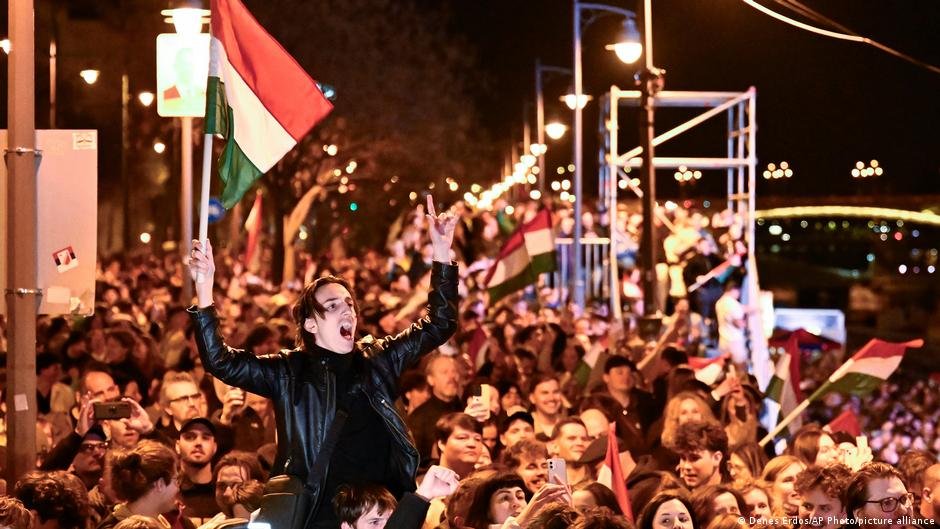 Oposição pró-Europa vence Orbán em derrota histórica nas urnas