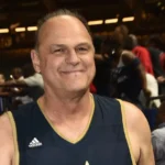 Oscar Schmidt para tratamento de câncer no cérebro em 2022