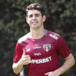 Oscar se despede do futebol aos 34 anos por problemas cardíacos Oscar se despede do futebol aos 34 anos por problemas cardíacos
