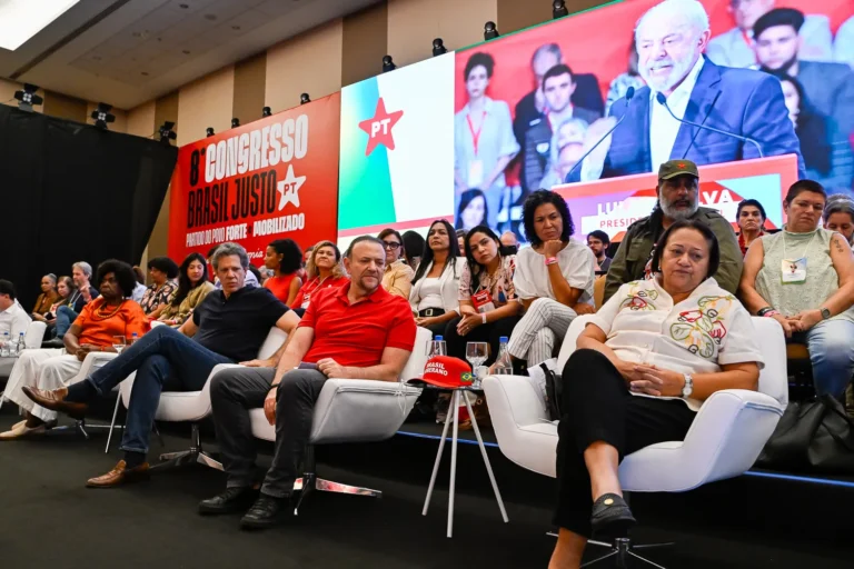 Votações do congresso partidário terminam neste domingo (26)