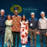 Painel Inovador Guia Transição Energética Global com Eficiência