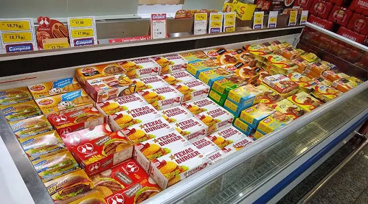 Pais confundem alimentos ultraprocessados com saudáveis, revela Unicef