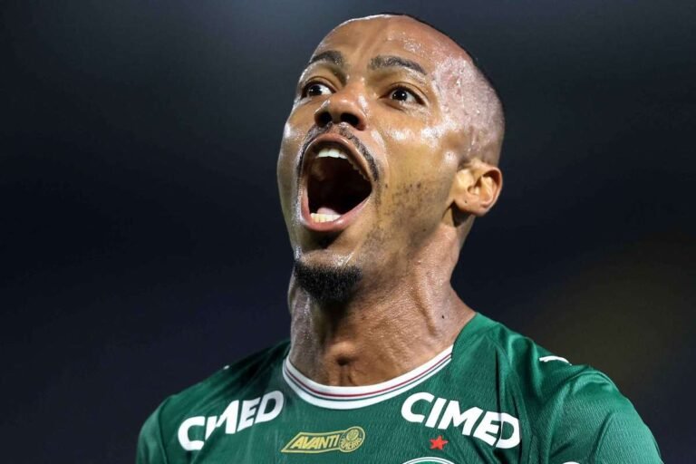 Palmeiras triunfa sobre Grêmio com dois gols de Marlon Freitas