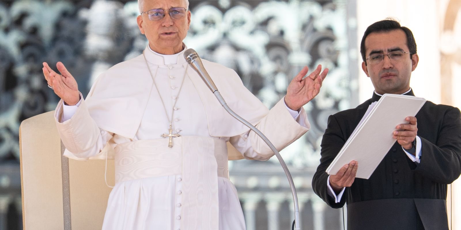 Papa clama pela paz enquanto EUA e Irã buscam acordo