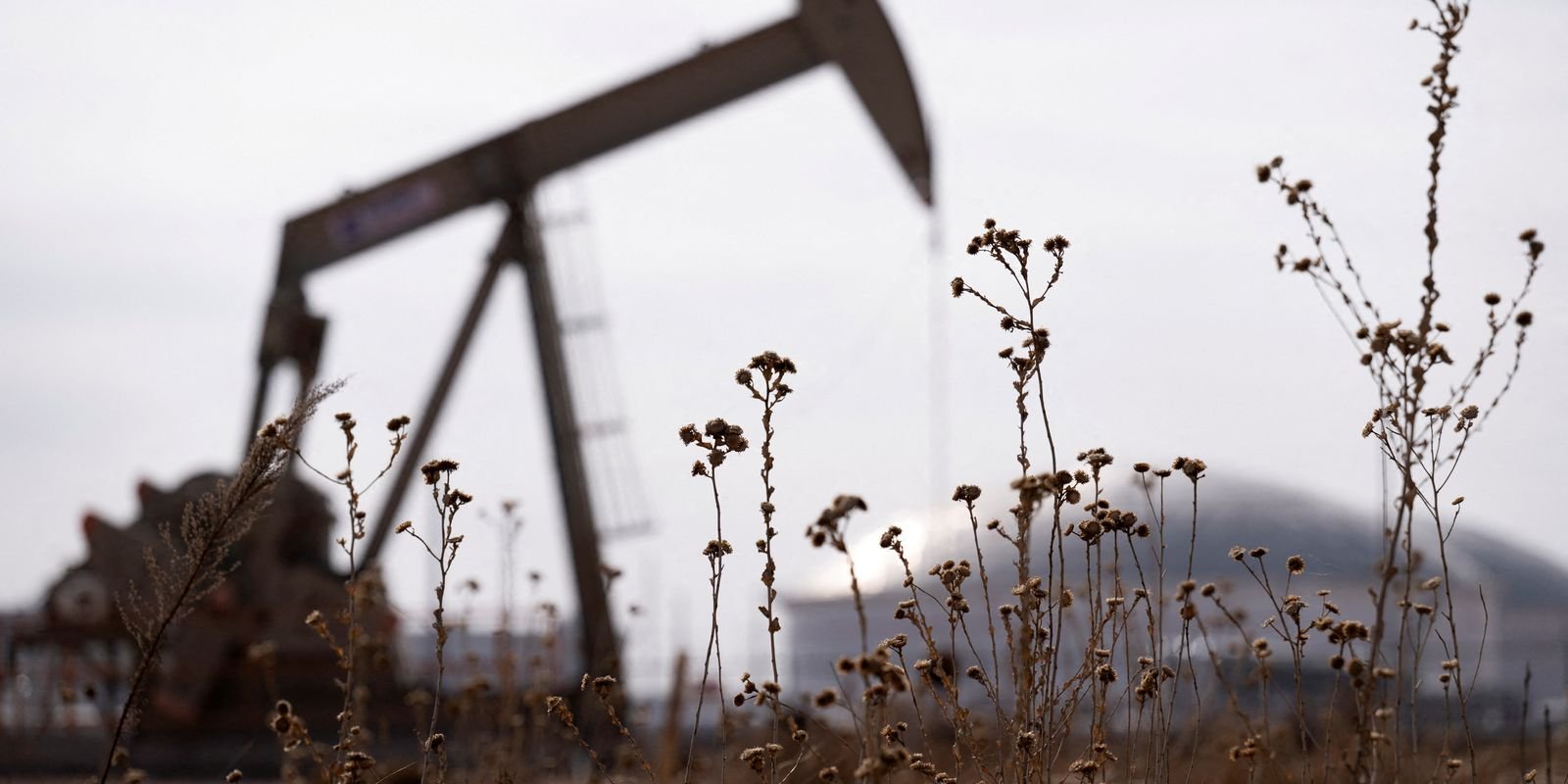 Petróleo registra alta de 6% por tensões entre EUA e Irã