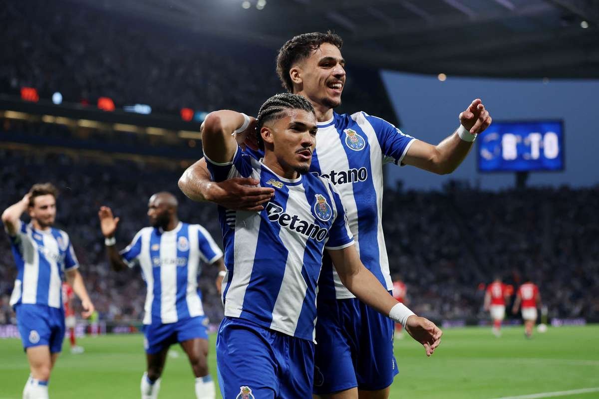 Porto empata com Nottingham apesar de gol de ex-São Paulo