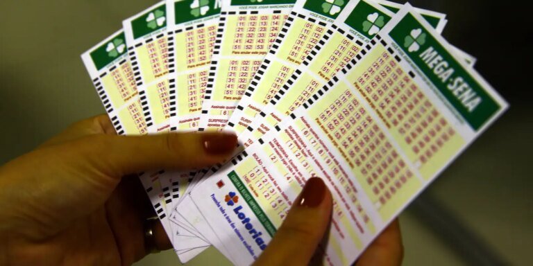 Mega-Sena acumula e prêmio principal vai para R$ 20 milhões
