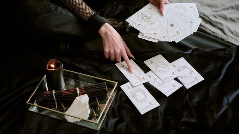 Previsões astrológicas para todos os signos em 26 de abril de 2026