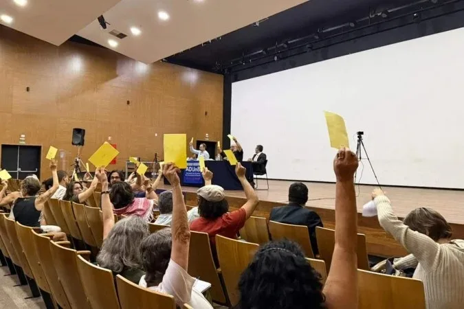 Assembleia realizada pela ADUnB