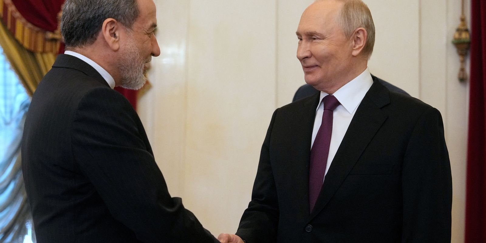 Putin Reitera Apoio ao Irã em Encontro com Chanceler