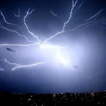 Raio atinge Aeroporto de Viracopos e funcionários são resgatados