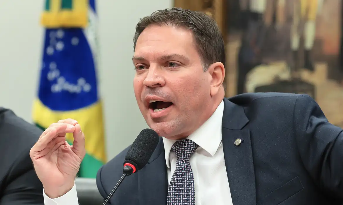 Reunião da Comissão de Constituição e Justiça e de Cidadania (CCJ) da Câmara para votar requerimento que pede a suspensão de ação penal contra o deputado Ramagem