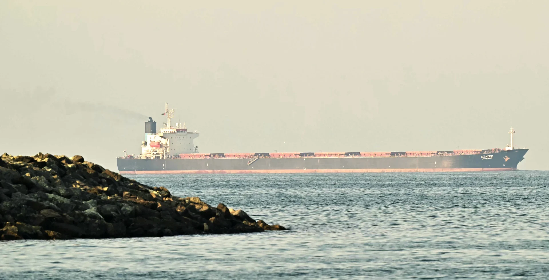 Reino Unido descarta bloqueio de Trump no Estreito de Ormuz