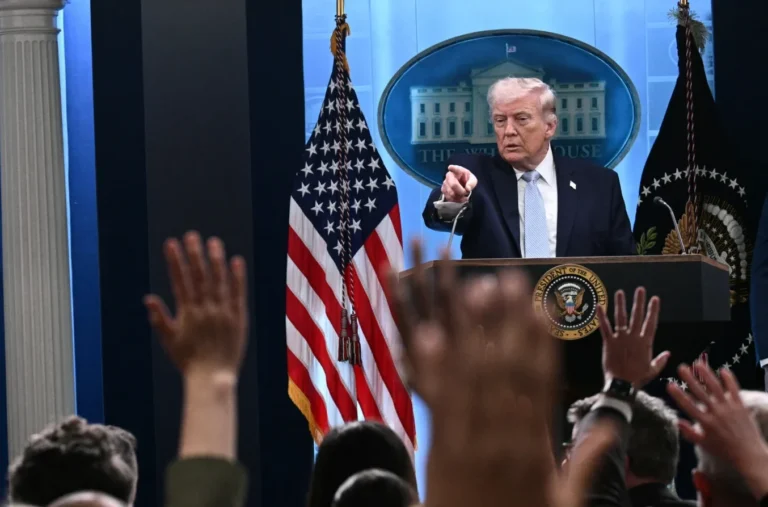 Ruptura entre aliados de Trump após polêmica ameaça de violência