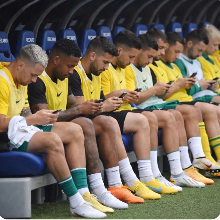 WhatsApp no banco de reservas? STJD dá “ok, mas disfarça”