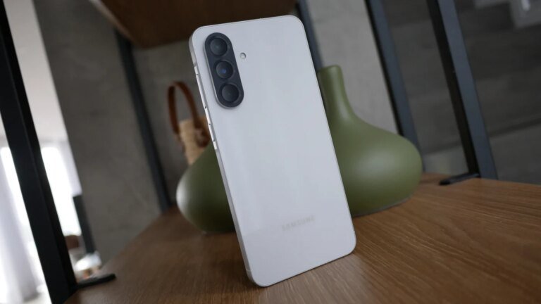 Samsung libera atualização de segurança de abril para Galaxy A56