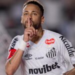 Santos Brilha na Vila com Gol de Moisés e Derrota o Atlético