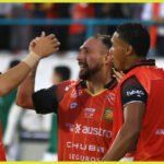 Santos é surpreendido por gol olímpico e é eliminado na Sul-Americana