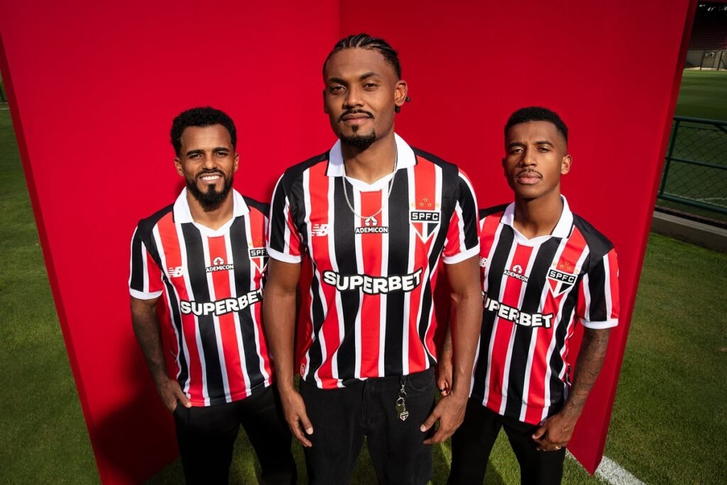 São Paulo apresenta novo uniforme 2 para temporada; veja detalhes