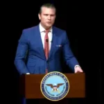 Secretário de Trump cita versículo bíblico fictício em evento