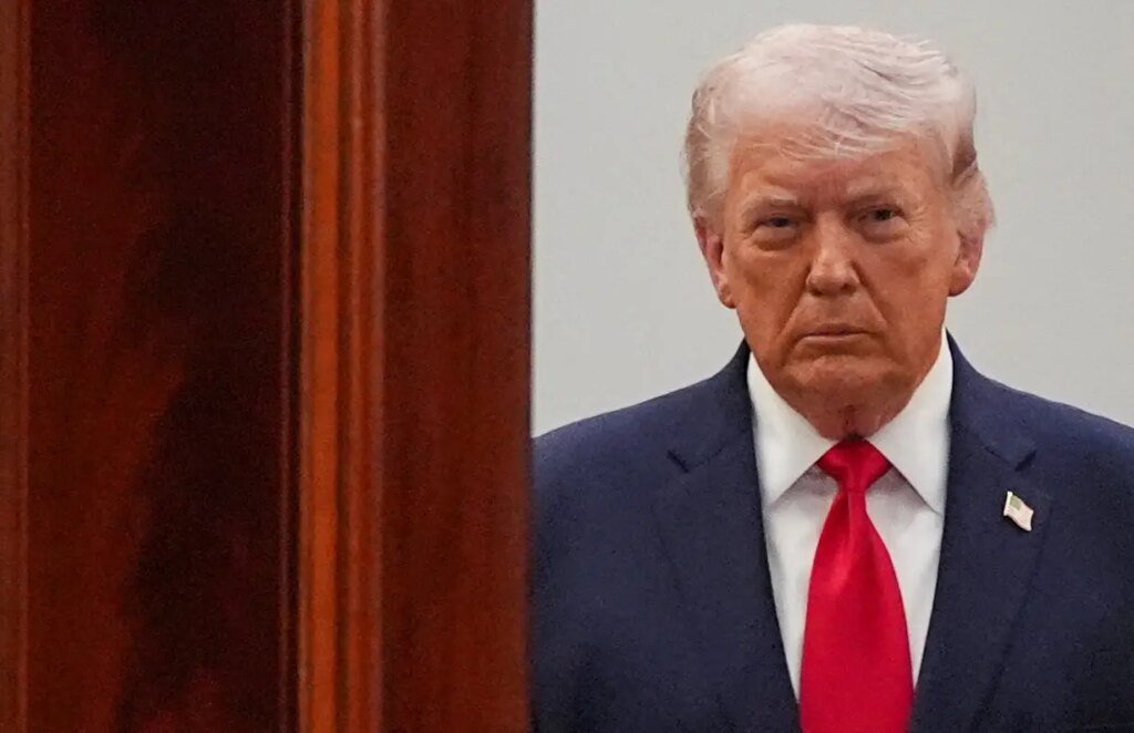 Senador propõe que Trump busque autorização do Congresso para guerra com Irã