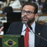 Senador solicita asilo político para Ramagem na Embaixada dos EUA Senador solicita asilo político para Ramagem na Embaixada dos EUA