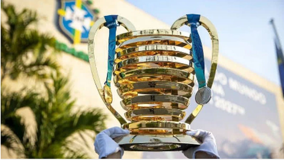 Técnico ex-Vitória opta por time misto no clássico da Copa Nordeste