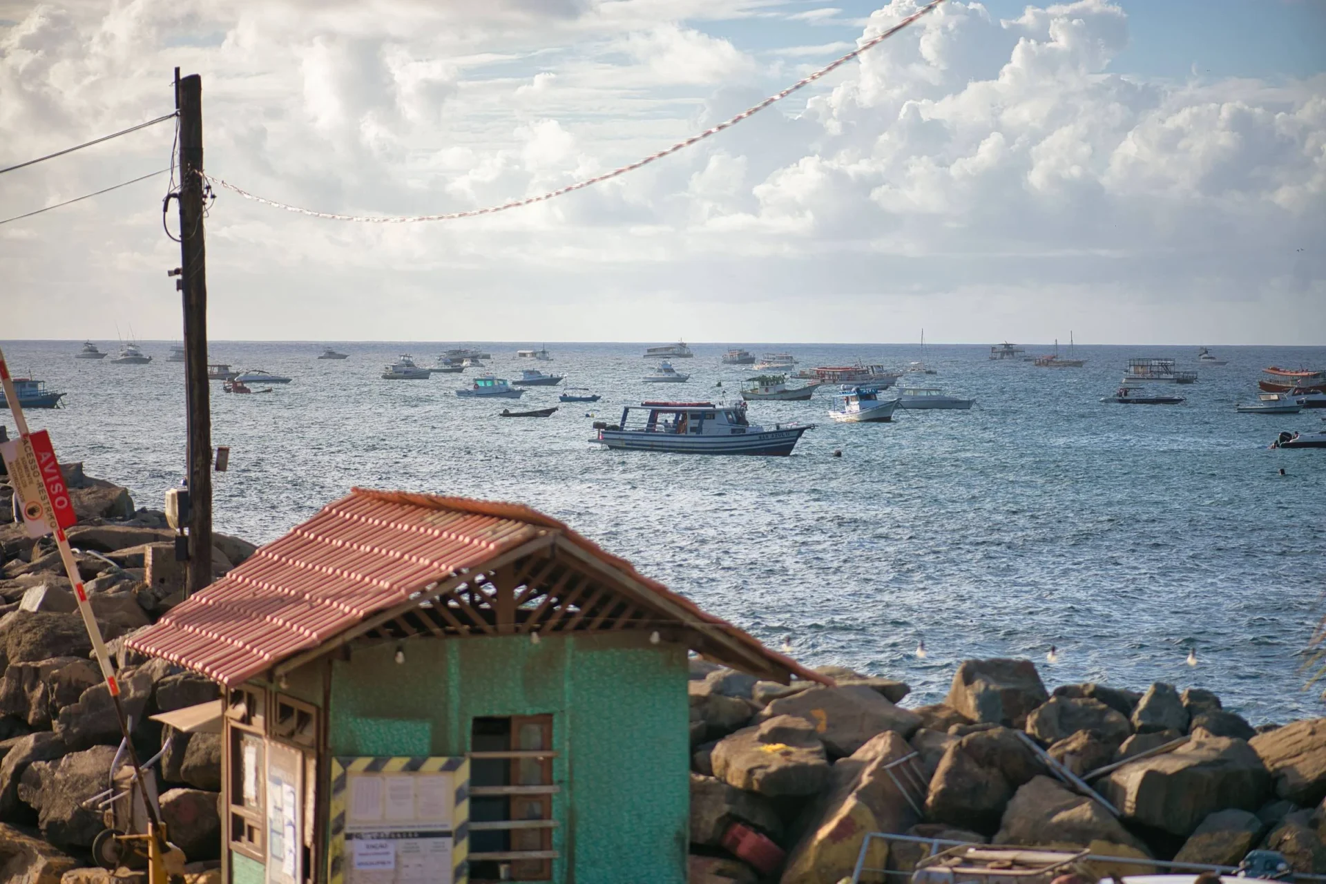 Tensão EUA-Irã gera insegurança em Fernando de Noronha sobre energia e água