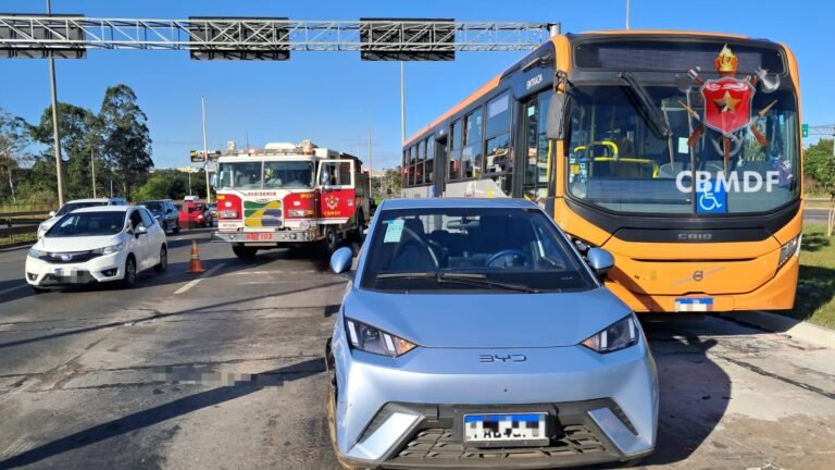 Acidente com três veículos deixa feridos e provoca interdição na EPTG