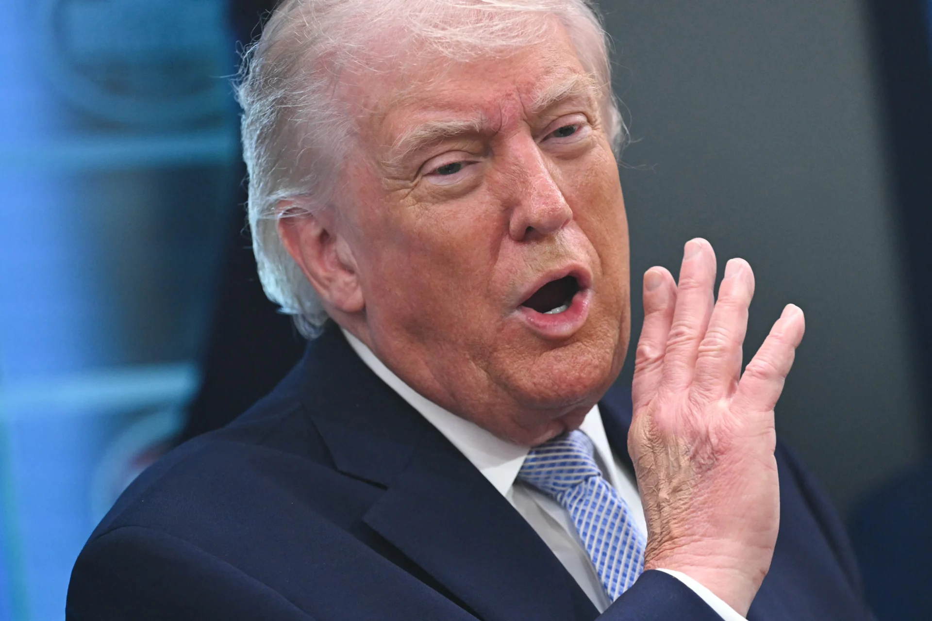 Trump ameaça sanções a países que armarem o Irã