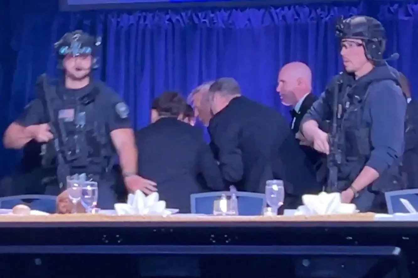 Trump elogia segurança após incidente em jantar na Casa Branca