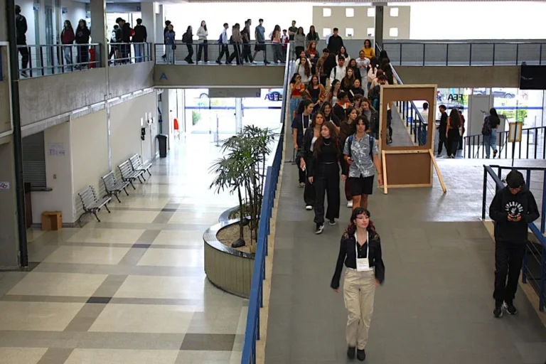 USP propõe limitar comércio e regular contas de entidades estudantis