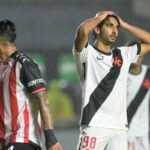 Vasco estreia na Sul-Americana com empate contra Barracas Central
