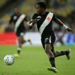 Vasco lidera, mas empata com Remo no Mangueirão em grande jogo