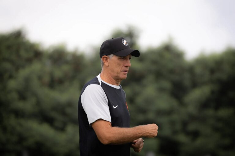 Vasco registra 50 jogadores para a Sul-Americana; confira a lista