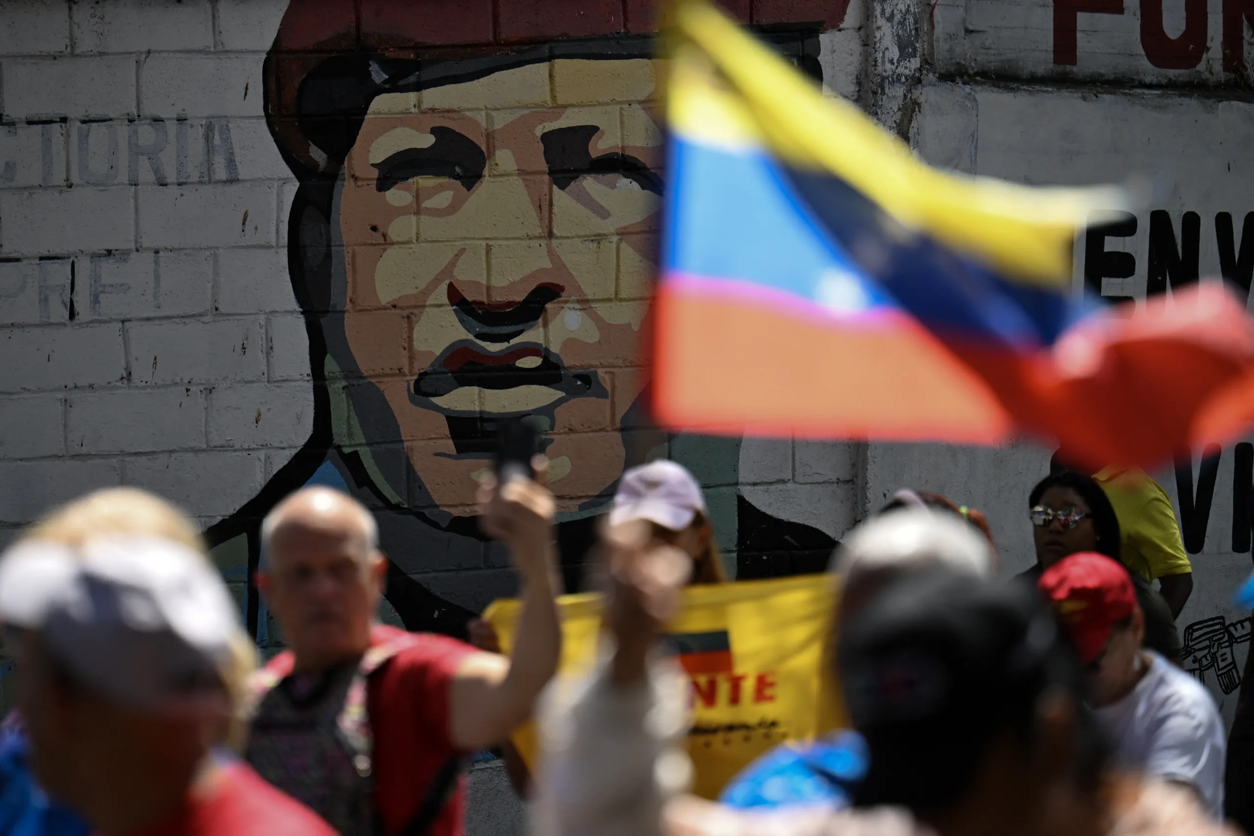 Há 24 anos, Hugo Chávez sofria um golpe de Estado que duraria apenas 72. Seu retorno ao poder o tornou a maior liderança política da história do país.