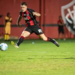 Vitória e Corinthians empatam em jogo sem gols no Barradão