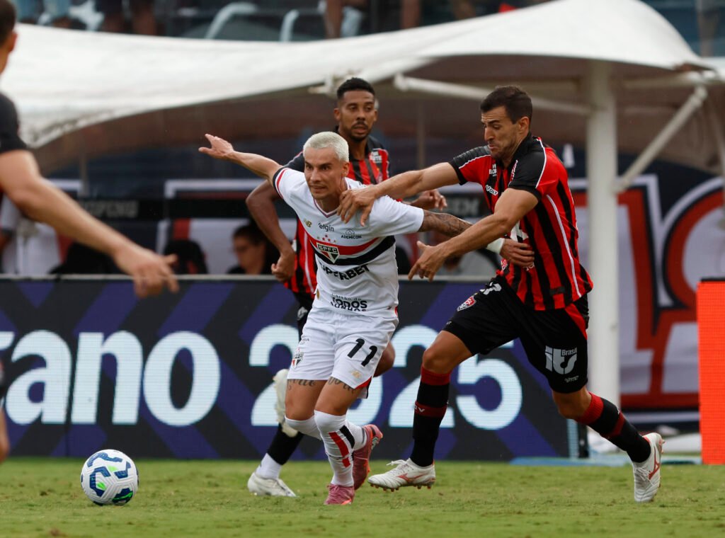 Vitória e São Paulo: Guia Completo de Transmissão e Escalações