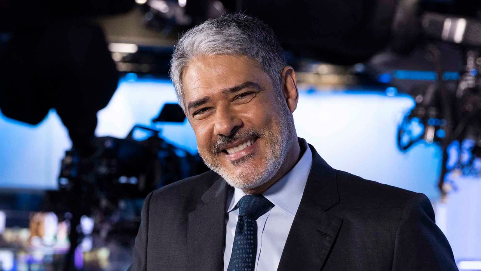 William Bonner e esposa desfilam amor em evento especial; confira!