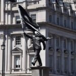 Banksy reivindica nova estátua icônica no centro de Londres