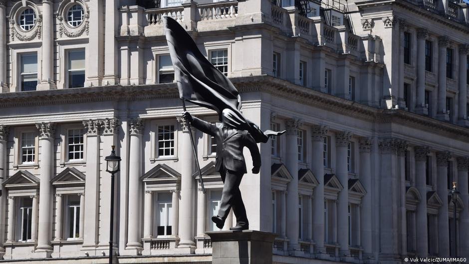 Banksy reivindica nova estátua icônica no centro de Londres