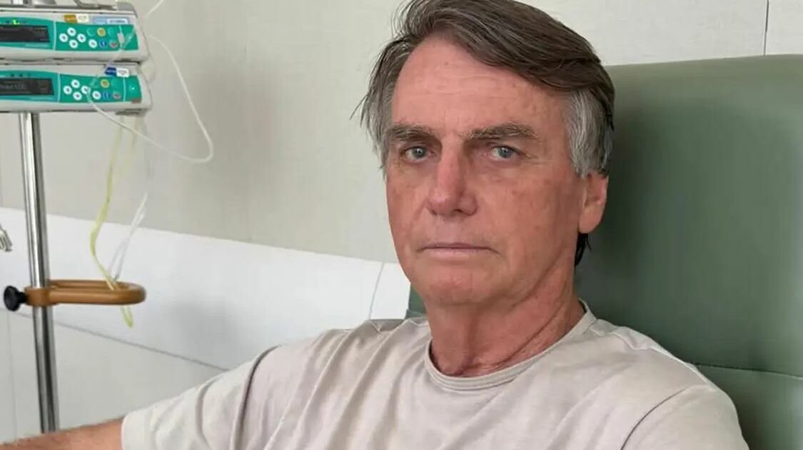Jair Bolsonaro é internado para cirurgia no ombro em Brasília