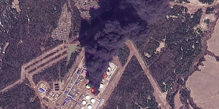 Drones da Ucrânia atacam refinarias de petróleo na Rússia